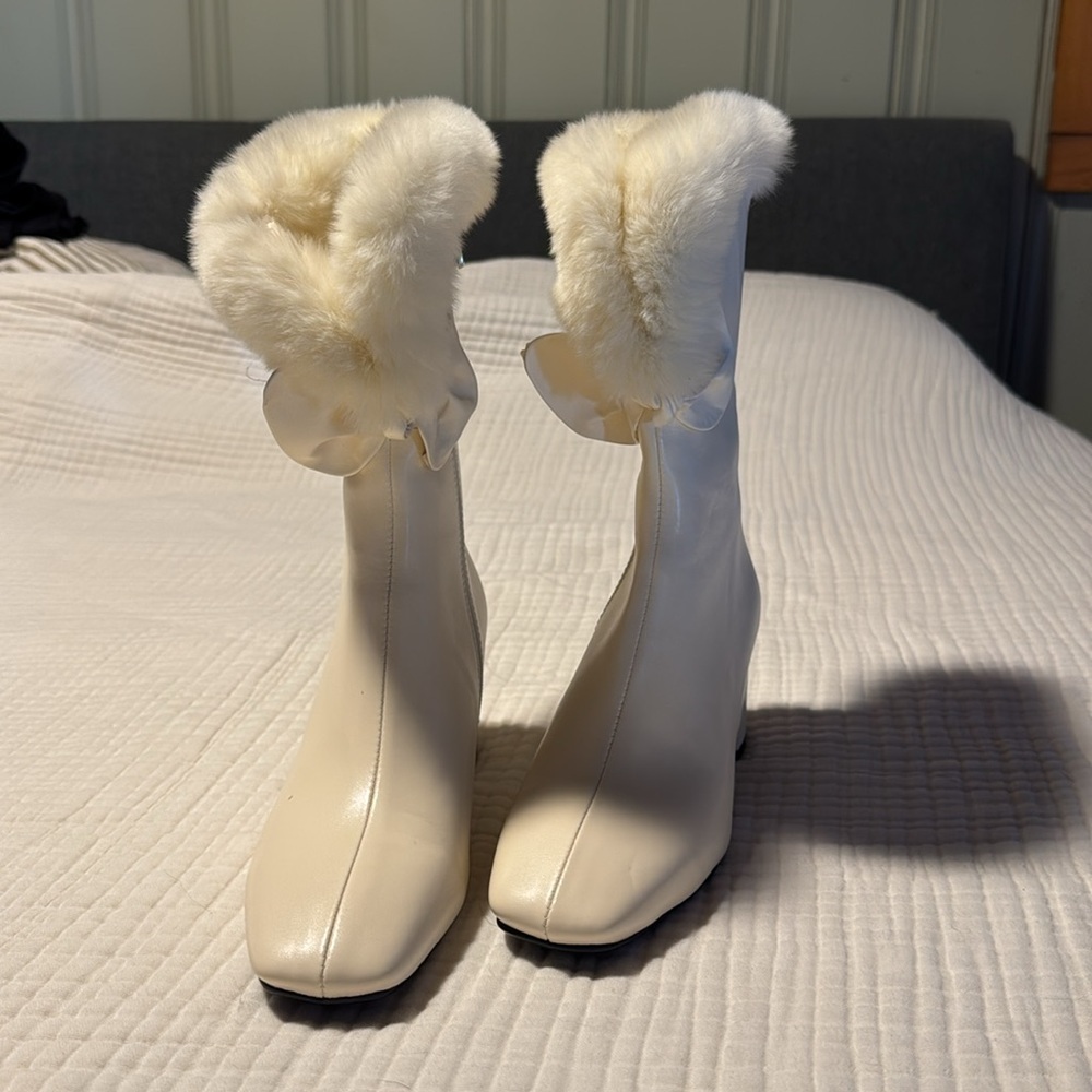 Fur trimmed wedding boot with bow